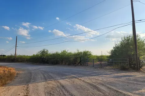 146 Doyle St, Zapata, TX 78076