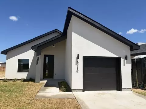 6710 El Bosal Ln, Laredo, TX 78046