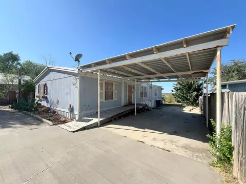 1809 Siesta Ln, Zapata, TX 78076