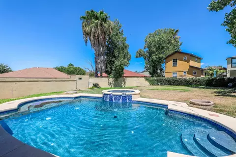 Exterior - 2808 Centenario Dr, Laredo, TX 78045 photo 5 of 9