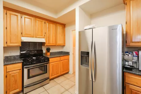 Kitchen - 2808 Centenario Dr, Laredo, TX 78045 photo 2 of 5