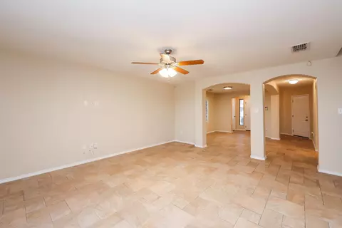 Living - 10510 Twilight Dr, Laredo, TX 78045 photo 6 of 7