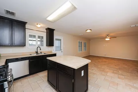 Kitchen - 10510 Twilight Dr, Laredo, TX 78045 photo 5 of 5