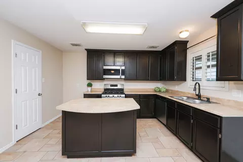 Kitchen - 10510 Twilight Dr, Laredo, TX 78045 photo 1 of 5