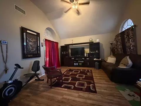 Living - 9638 Mallard Lp, Laredo, TX 78045 photo 1 of 2