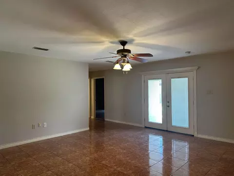 Living - 9019 Siller Lp, Laredo, TX 78045 photo 2 of 3