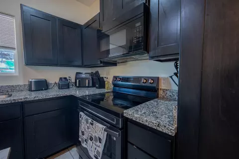 Kitchen - 6520 Adenia Loop, Laredo, TX 78043 photo 4 of 4
