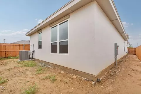Exterior - 3918 Peggy Dr, Laredo, TX 78046 photo 3 of 5