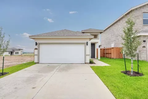 Exterior - 3918 Peggy Dr, Laredo, TX 78046 photo 4 of 5