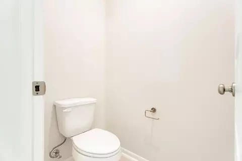 Bath - 3921 Peggy Dr, Laredo, TX 78046 photo 7 of 7