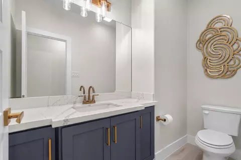 Bath - 1418 Eagles Ln, Laredo, TX 78045 photo 1 of 2