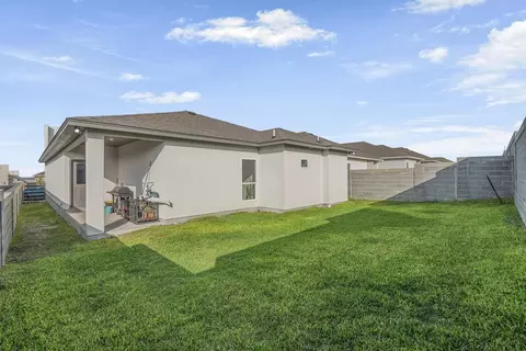 Exterior - 1418 Eagles Ln, Laredo, TX 78045 photo 5 of 5