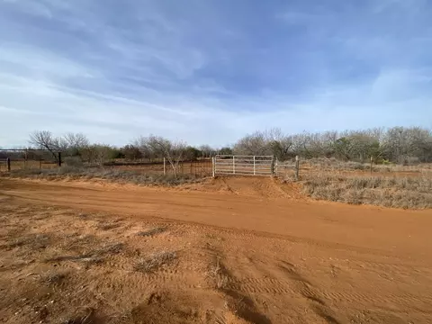 004 Ranch Rd, Encinal, TX 78019