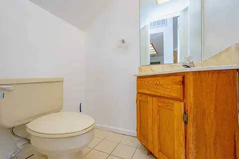 Bath - 2017 Willow St, Laredo, TX 78043 photo 4 of 7