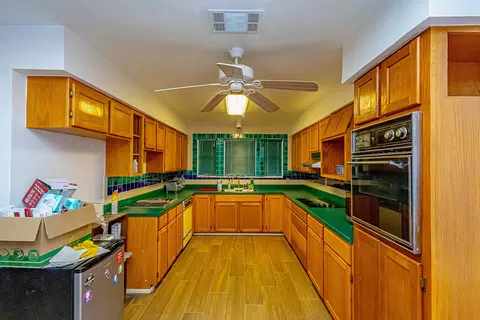 Kitchen - 2017 Willow St, Laredo, TX 78043 photo 2 of 2