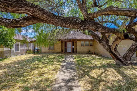 Exterior - 2017 Willow St, Laredo, TX 78043 photo 3 of 6