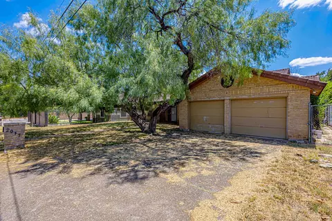 Exterior - 2017 Willow St, Laredo, TX 78043 photo 2 of 6