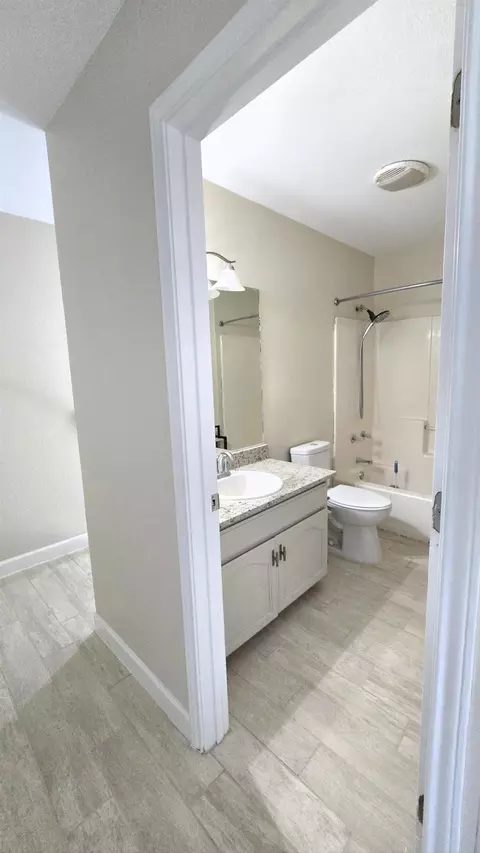 Bath - 1136 Savannah Lp, Laredo, TX 78046 photo 1 of 2