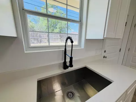 Kitchen - 5608 Moses Lp, Laredo, TX 78046 photo 2 of 2
