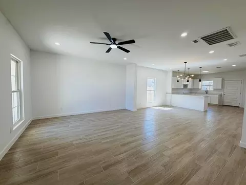 Living - 5608 Moses Lp, Laredo, TX 78046 photo 2 of 2