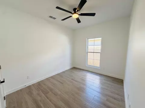 Bedroom - 5608 Moses Lp, Laredo, TX 78046 photo 2 of 2