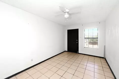 Living - 4620 Mims Ave, Laredo, TX 78041 photo 4 of 5
