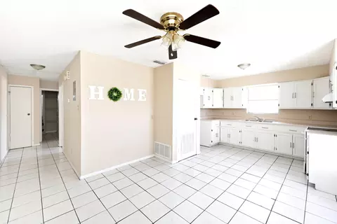 Kitchen - 4620 Mims Ave, Laredo, TX 78041 photo 1 of 6