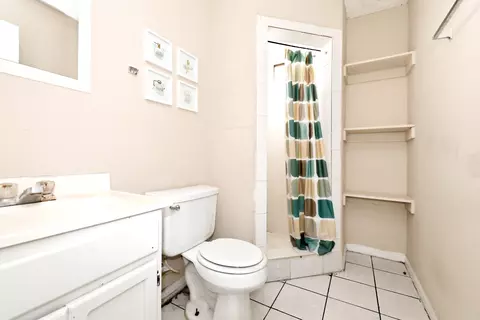 Bath - 4620 Mims Ave, Laredo, TX 78041 photo 1 of 2