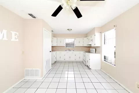 Kitchen - 4620 Mims Ave, Laredo, TX 78041 photo 2 of 6