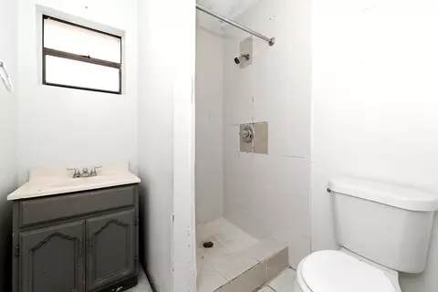 Bath - 4620 Mims Ave, Laredo, TX 78041 photo 2 of 2