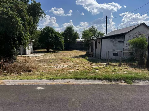 1819 Alamo St, Laredo, TX 78040