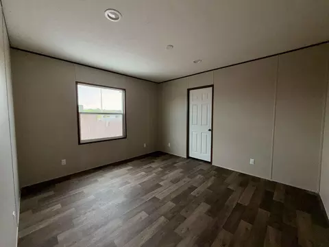 720 Bigleaf Dr, Laredo, TX 78041 photo 9