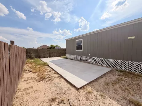 720 Bigleaf Dr, Laredo, TX 78041 photo 4