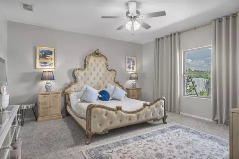 Bedroom - 1425 Sambar Lp, Laredo, TX 78045 photo 1 of 3