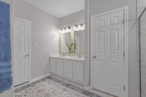 Bath - 1425 Sambar Lp, Laredo, TX 78045 photo 3 of 5