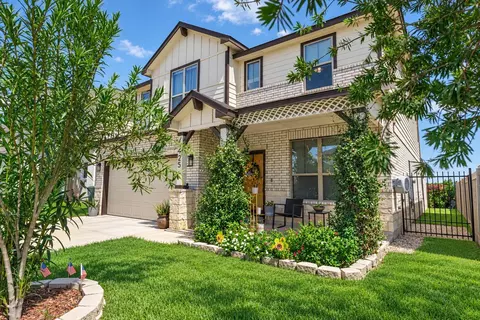 Exterior - 1425 Sambar Lp, Laredo, TX 78045 photo 3 of 4