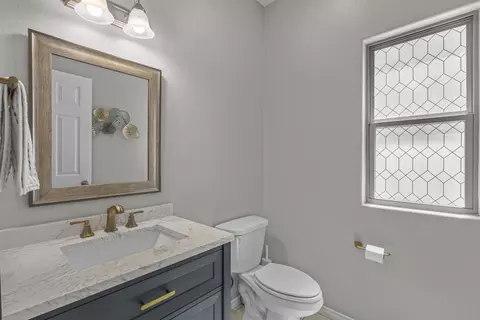Bath - 1425 Sambar Lp, Laredo, TX 78045 photo 1 of 5