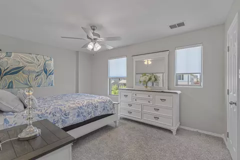 Bedroom - 1425 Sambar Lp, Laredo, TX 78045 photo 2 of 3