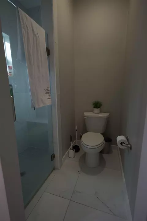 Bath - 5427 Granja Dr, Laredo, TX 78046 photo 3 of 7
