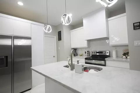 Kitchen - 5427 Granja Dr, Laredo, TX 78046 photo 4 of 5