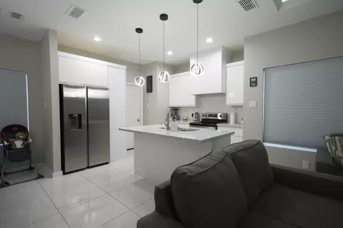 Kitchen - 5427 Granja Dr, Laredo, TX 78046 photo 5 of 5