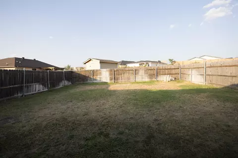 Exterior - 5427 Granja Dr, Laredo, TX 78046 photo 3 of 4
