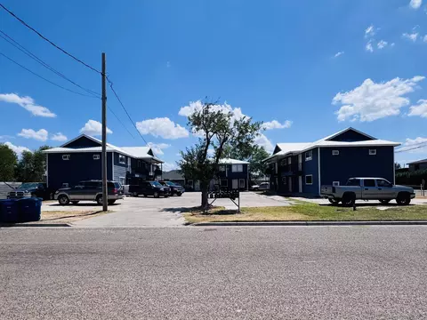 Exterior - 1303 Eistetter St, Laredo, TX 78041 photo 2 of 6