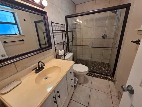 Bath - 418 E Walnut St, Laredo, TX 78041 photo 2 of 2
