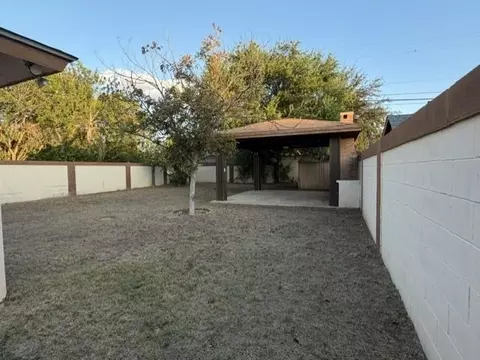 Exterior - 805 Prancer Rd, Laredo, TX 78045 photo 8 of 9