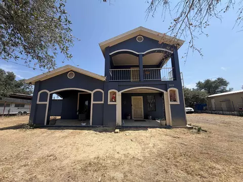 5408 Romeo Ln, Zapata, TX 78076