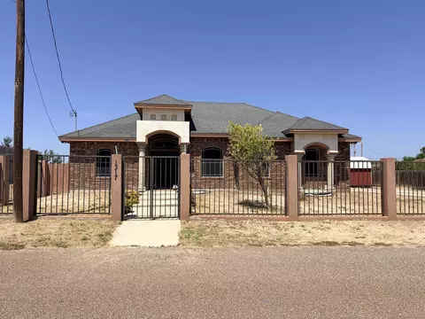 1317 Weslaco Ln, Zapata, TX 78076