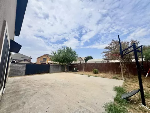 Exterior - 6002 Narciso Dr, Laredo, TX 78046 photo 2 of 4