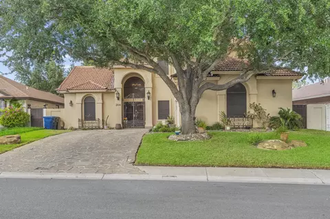 204 Flathead Lake Dr, Laredo, TX 78041