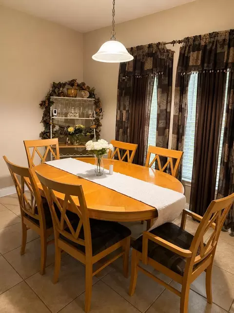 Dining - 305 Michoacan Loop, Laredo, TX 78045 photo 2 of 2